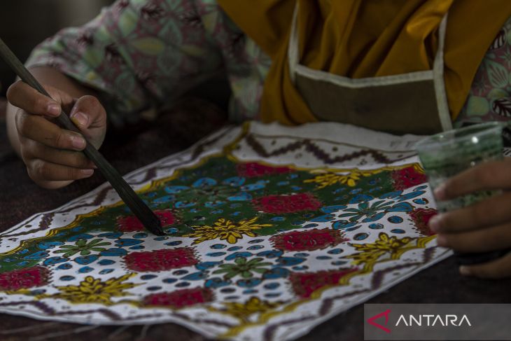 Peringatan Hari Batik Nasional di Kota Serang