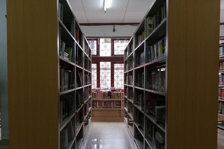 Aktivitas pengunjung di Perpustakaan Daerah