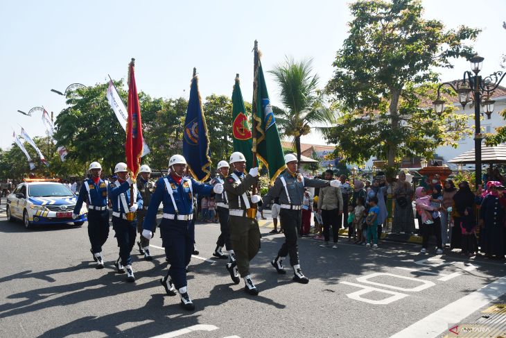 Kirab Pataka Jer Basuki Mawa Beya