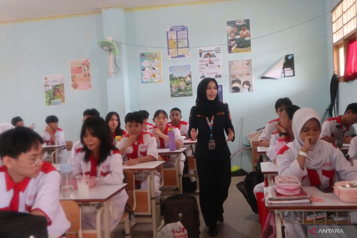 Kemenkeu Mengajar di SMKN 3 Pontianak