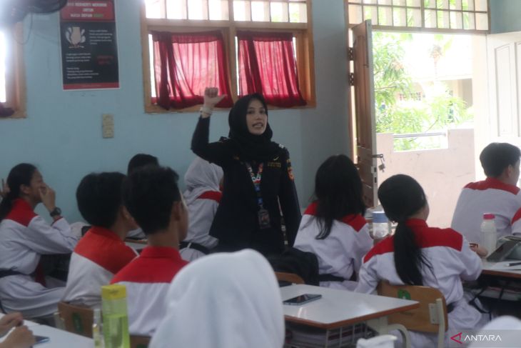 Kemenkeu Mengajar di SMKN 3 Pontianak