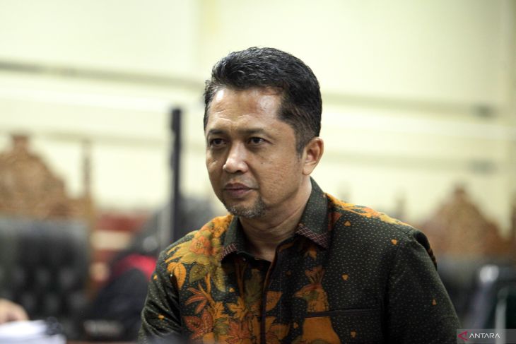 Sidang putusan Ari Suryono