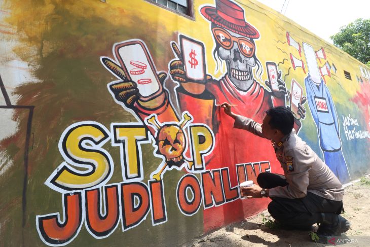 Mural cegah judi online oleh polisi