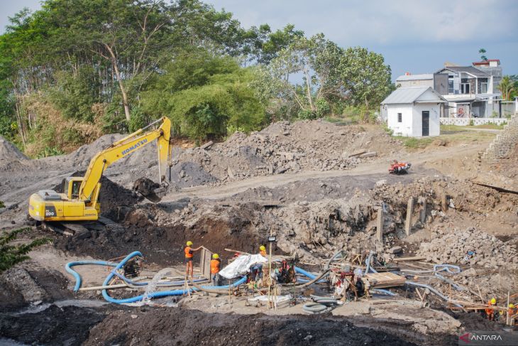 Perbaikan Dam Gambiran untuk saluran irigasi di Lumajang