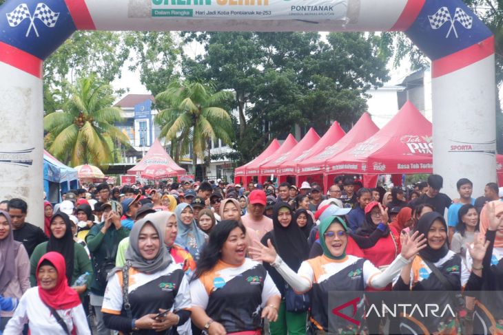 HUT ke-253 Kota Pontianak pemerintah adakan jalan sehat