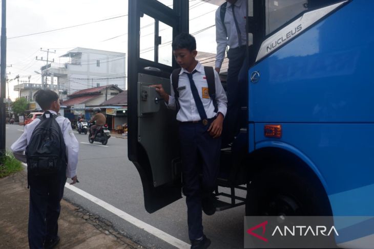 Peluncuran Bus Rapid Transit (BRT) untuk angkutan pelajar