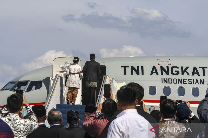 Presiden Prabowo antar Joko Widodo pulang ke Solo