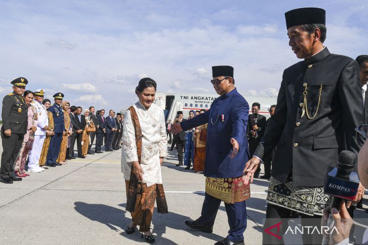 Presiden Prabowo antar Joko Widodo pulang ke Solo