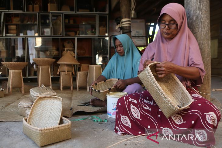 FOTO - Kerajinan anyaman bili Aceh Besar