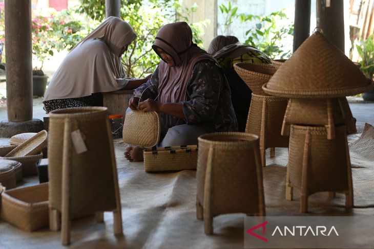 FOTO - Kerajinan anyaman bili Aceh Besar