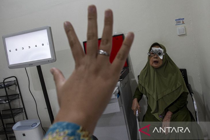 Skrining operasi katarak gratis di Kota Serang