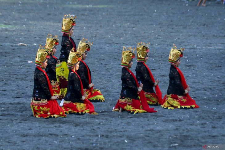 Tradisi ritual meras Gandrung