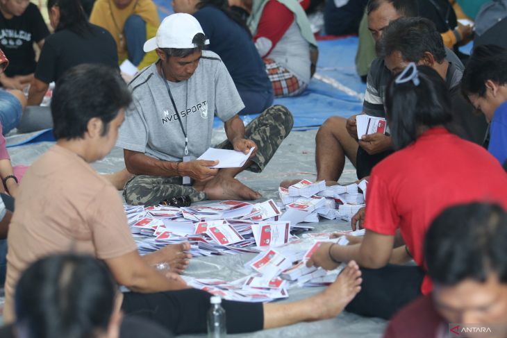 Pelipatan surat suara Pilgub Jatim di Kediri