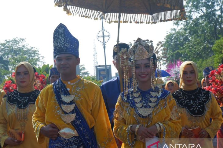 Lomba arakan pengantin HUT ke-253 Kota Pontianak