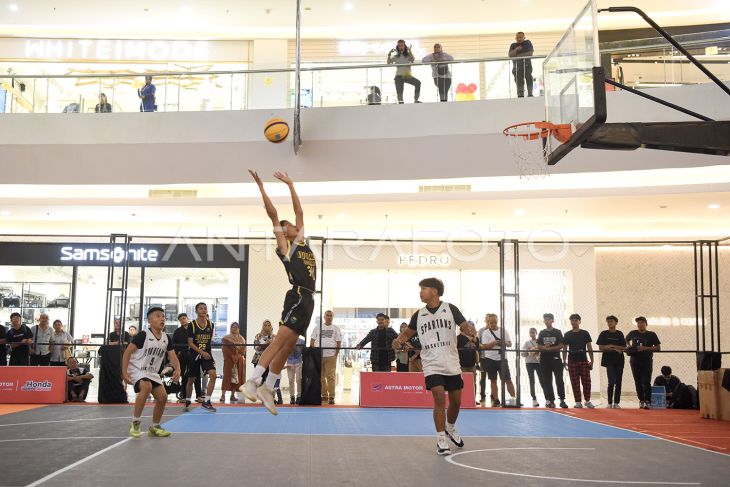 Kejuaraan basket 3x3 di mal