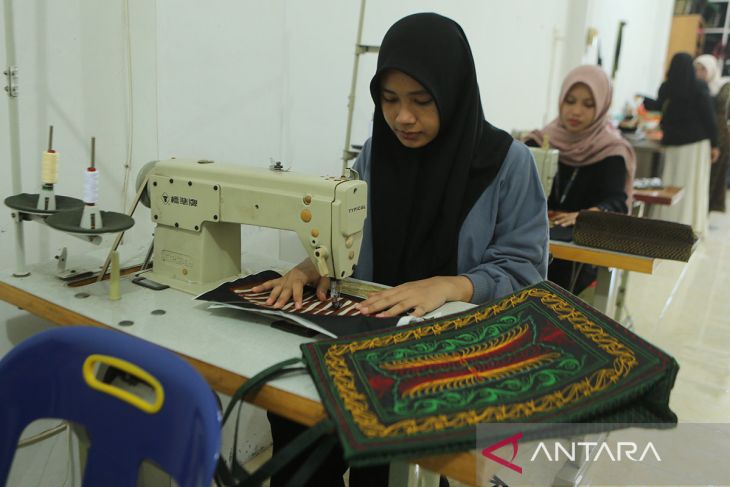 FOTO - Akses pemasaran kerajinan tas bordir IKM Aceh