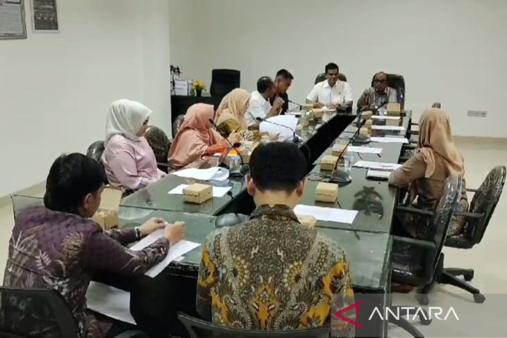 ADV- Rapat Pansus DPRD Banjarmasin tentang Raperda Rumah Mediasi 