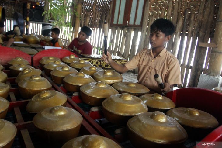 Pelatihan karawitan dan sinden untuk siswa SD di Ngawi