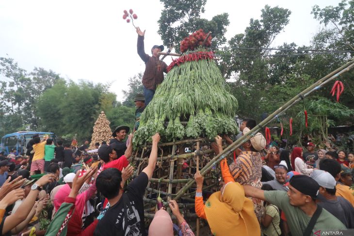 Sedekah bumi promosi wisata Sumber Banteng Kediri