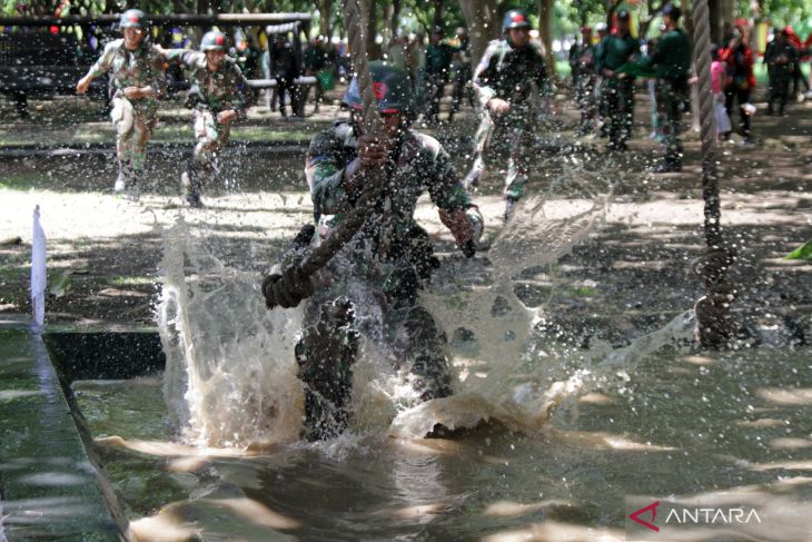 Ketangkasan halang rintang Korps Marinir