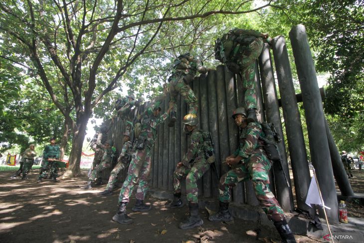 Ketangkasan halang rintang Korps Marinir