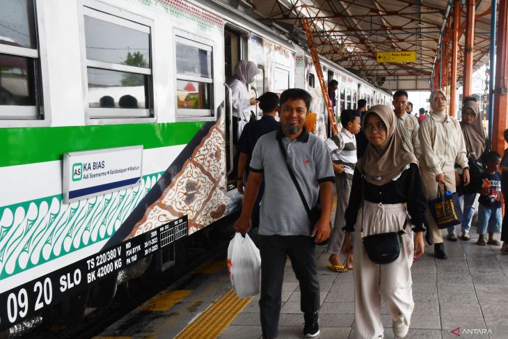 KAI operasikan KA Bandara Internasional Adi Soemarmo