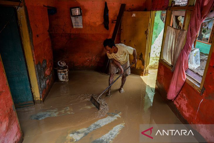 Banjir bandang rendam 500 KK di Banjaran Kabupaten Bandung