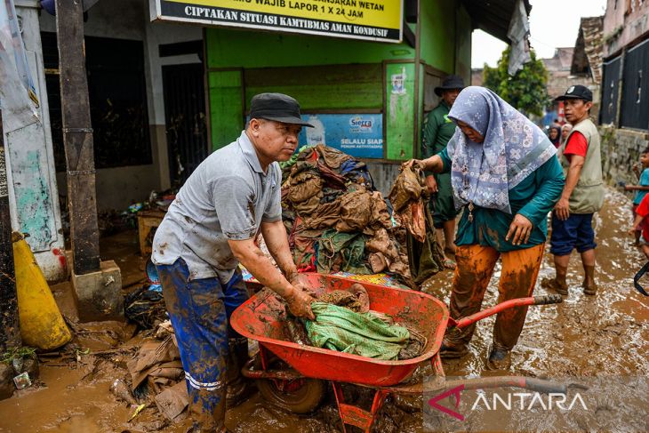 Banjir bandang rendam 500 KK di Banjaran Kabupaten Bandung