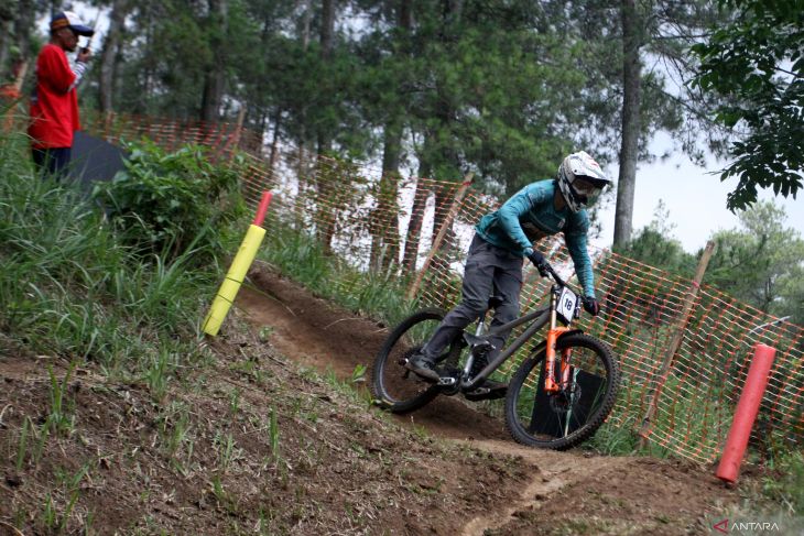 Kejuaraan Indonesia Downhill Seri Ketiga di Batu