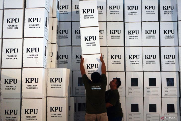 Setting dan pengepakan logistik Pilkada Tulungagung