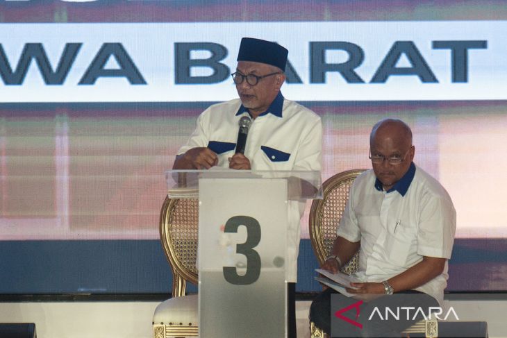 Debat publik perdana Pilgub Jabar 2024