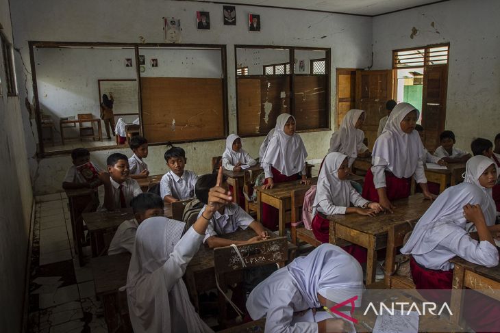 Sekolah rusak di Pandeglang