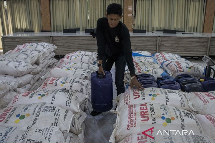 Pengungkapan kasus penyalahgunaan penjualan pupuk bersubsidi