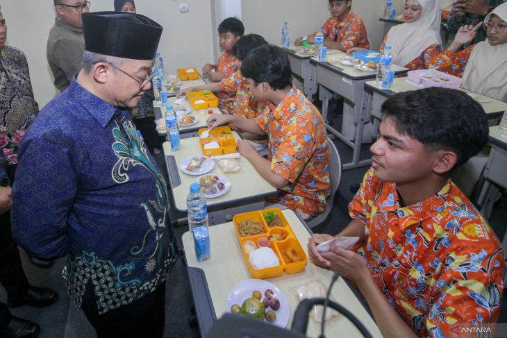 Program makan siang bergizi