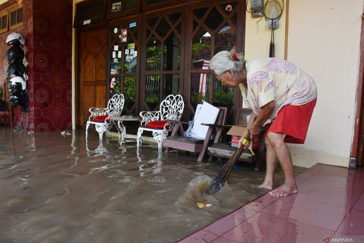 Dampak banjir di Madiun