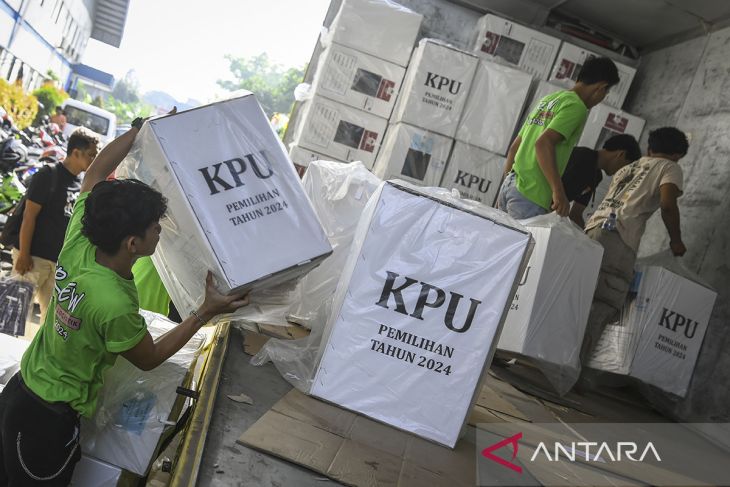 Distribusi logistik Pilkada ke kecamatan di Kabupaten Tangerang