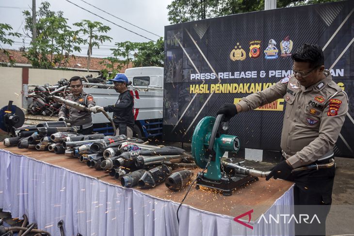 Pemusnahan knalpot brong di Cimahi