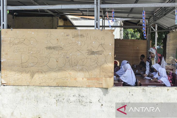 Sekolah rusak di Kabupaten Serang