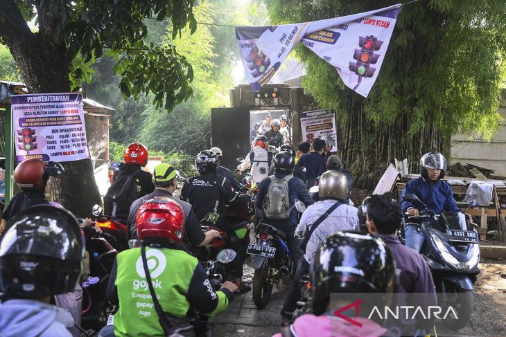 Jalur alternatif dilengkapi lampu lalu lintas di Tangsel