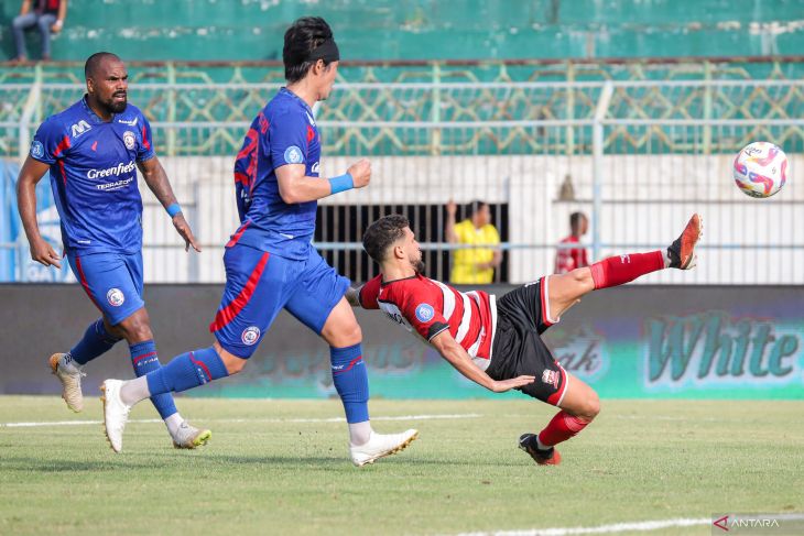 Madura United FC kalah lawan Arema FC