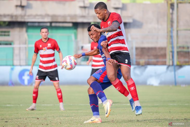 Madura United FC kalah lawan Arema FC