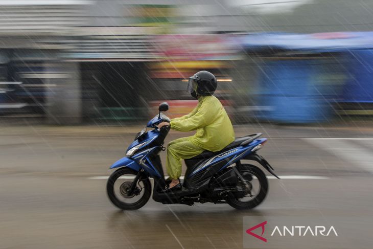 Prediksi puncak musim hujan di Banten