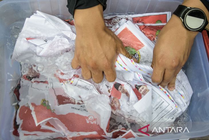 Pemusnahan surat suara rusak pilkada Jabar