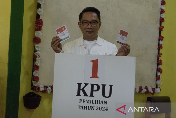 Ridwan Kamil mencoblos Pilkada 2024 di Bandung