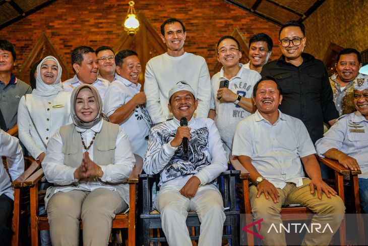 Konferensi pers Dedi Mulyadi