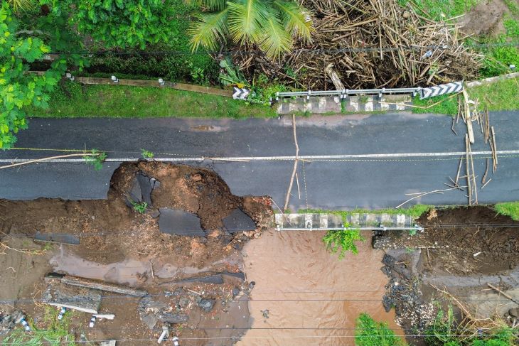 Dampak banjir dan longsor di Kabupaten Malang