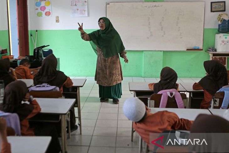 FOTO - Pemerintah naikkan anggaran untuk kesejahteraan guru