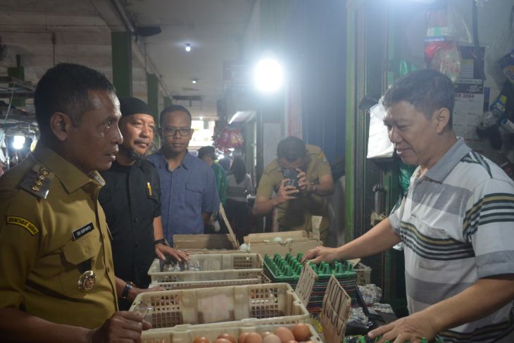 Pemkot Pontianak Pantau Ketersediaan Stok dan Harga di Pasar Teratai