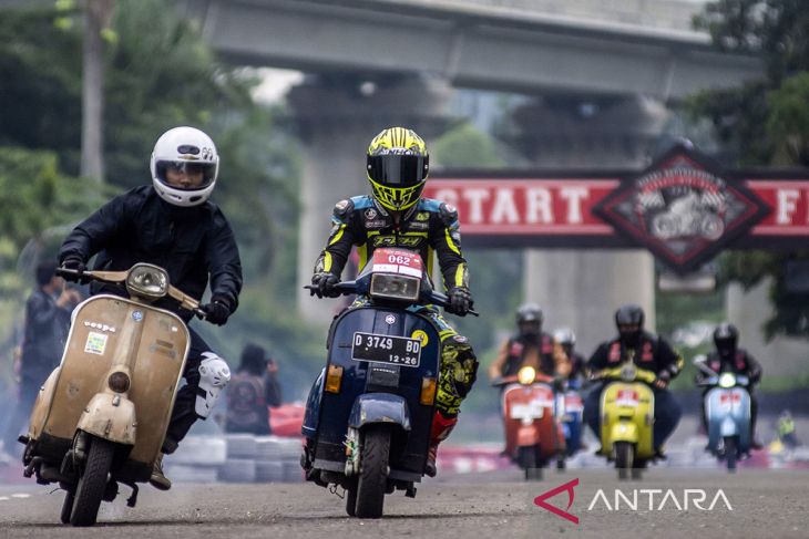 Balapan motor klasik di Kota Cimahi