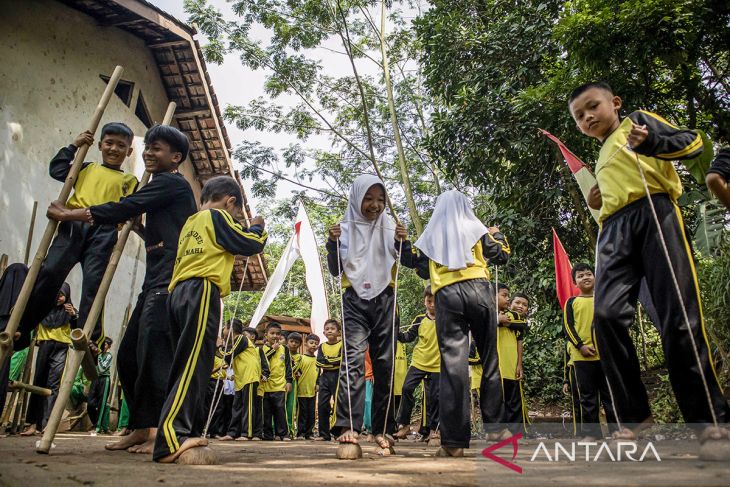 Festival permainan tradisional di Kampung Adat Cirendeu